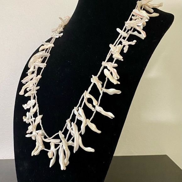 Vintage Mother of Pearl Strand Statement Necklace - Picture 4 of 7